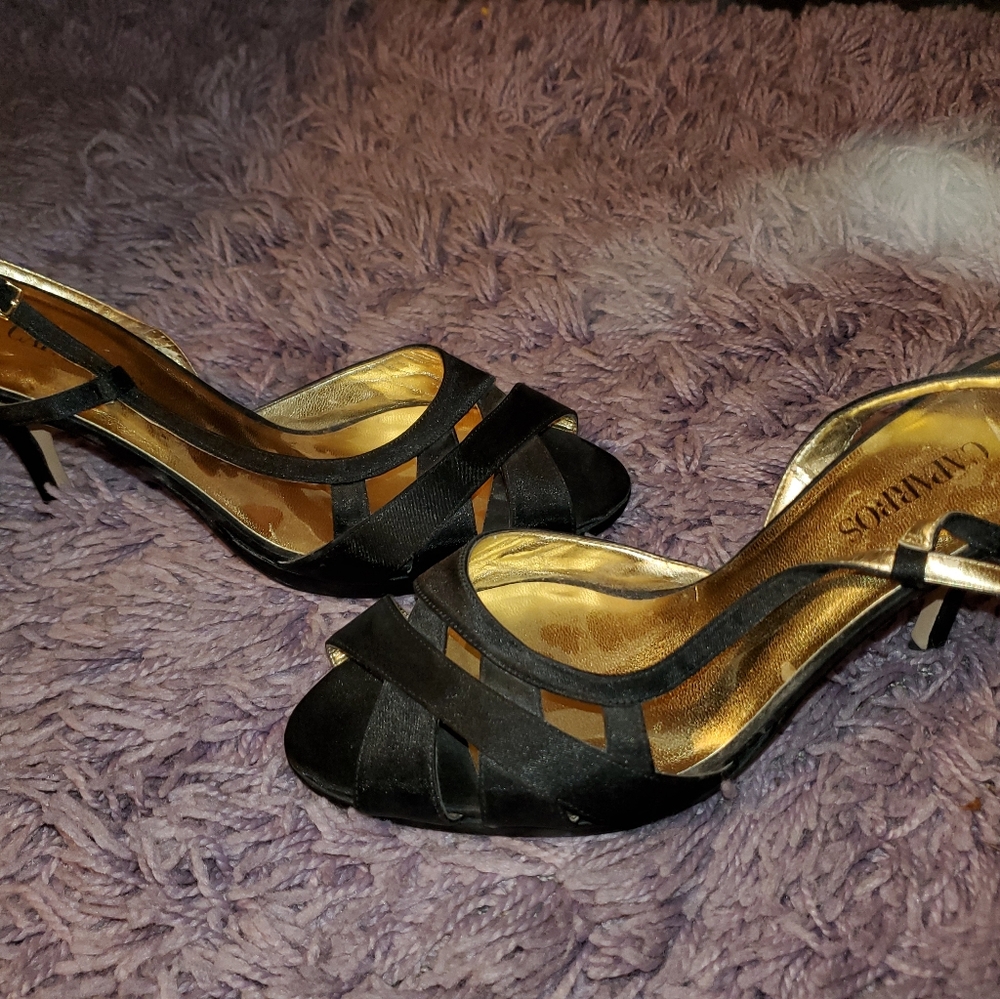 Black heels - Picture 3 of 3